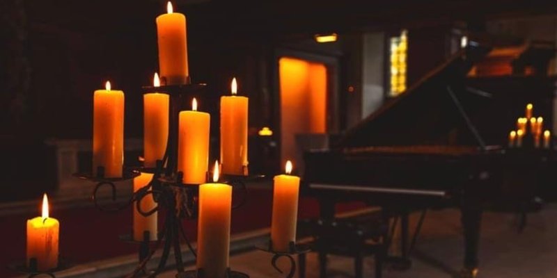 Moonlight Sonata at Christmas by Candlelight