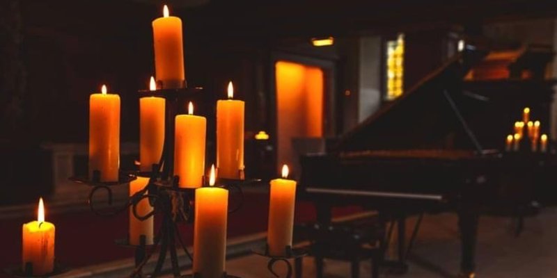 Mozart and Moonlight by Candlelight