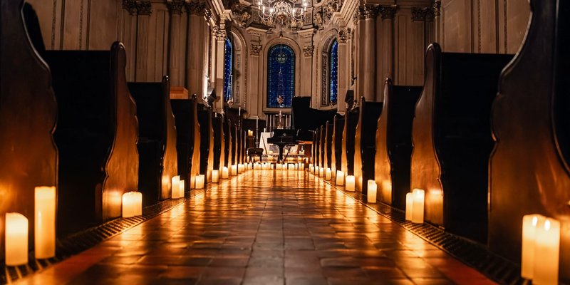 Moonlight Sonata at Christmas by Candlelight