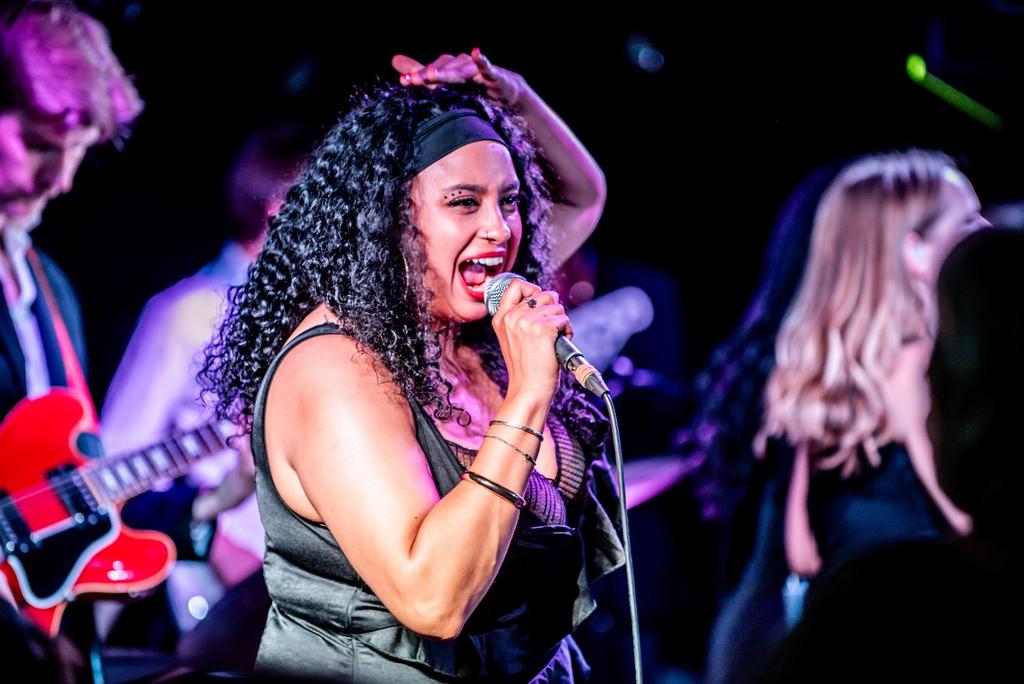 SIMPLY ARETHA feat. JAELEE SMALL