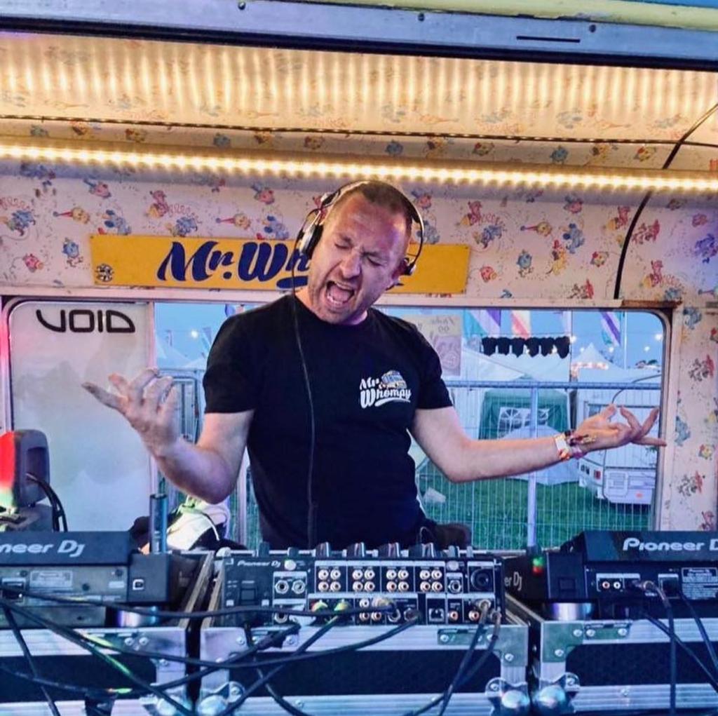 Pub Sessions: DJ Ted