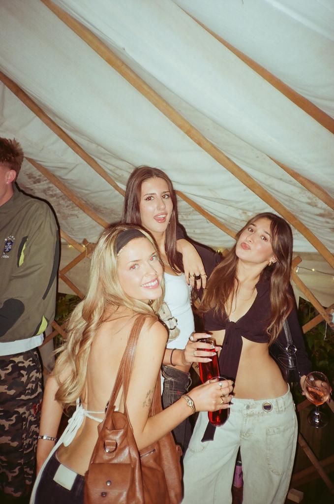 CARDIFF: SUNDAY CLUB, FREE POPUP