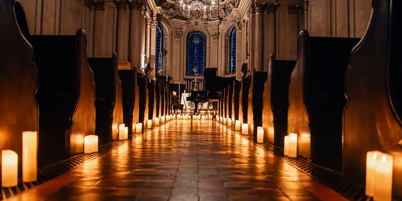 Rhapsody in Blue by Candlelight
