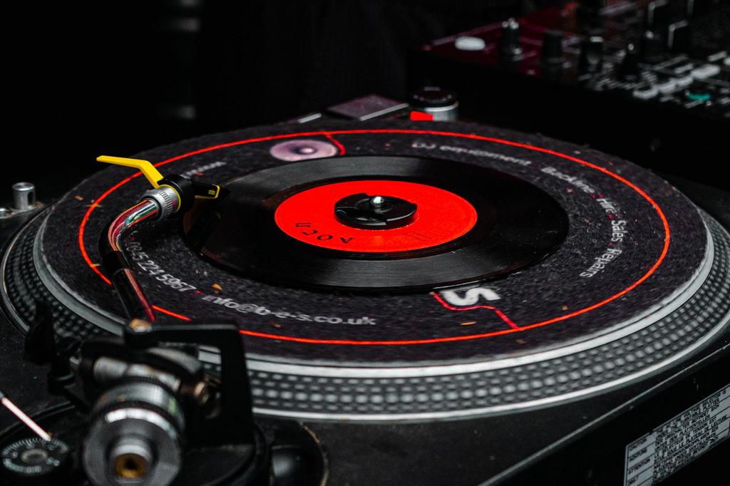 Rave 4 RCK w/ Roni Size | Refugee Community Kitchen