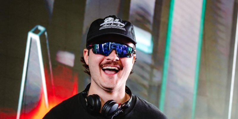 Kitchen Club Sessions w. JAKKOB + Support | 22.08