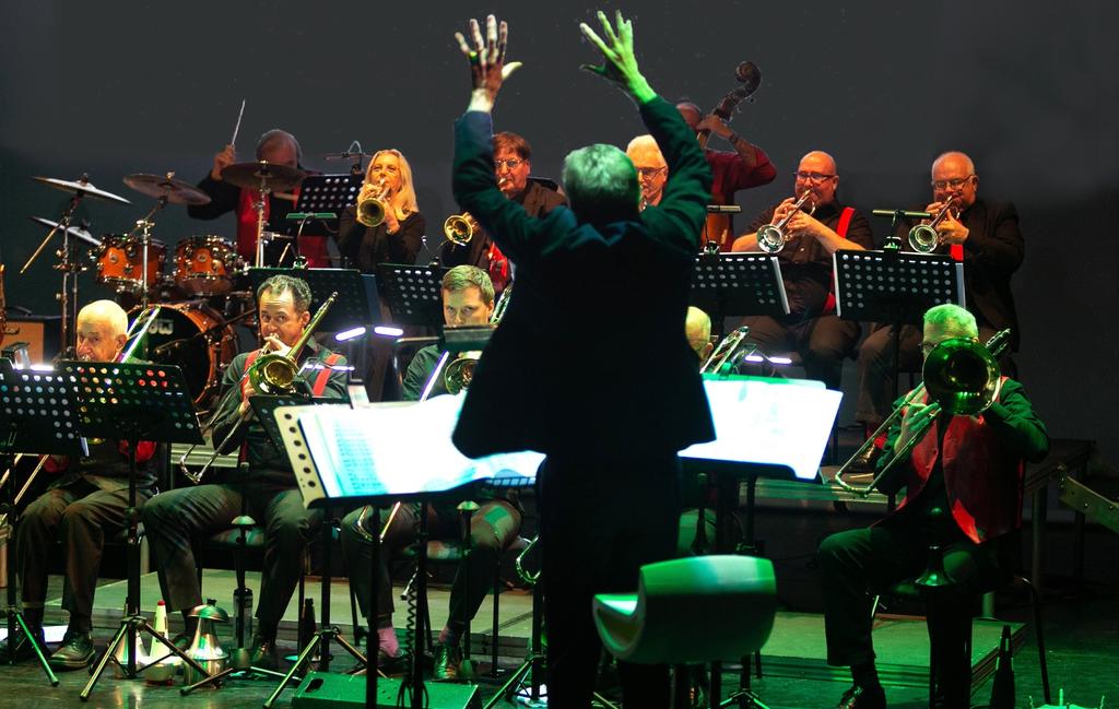 EMBER BIG BAND AND SINGERS - AN EVENING OF POPULAR CLASSICS