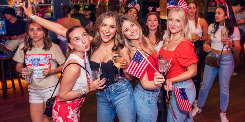 July 4 Bar Crawl London