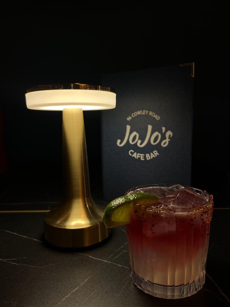 JoJo's Cocktails and Pizza Sunday