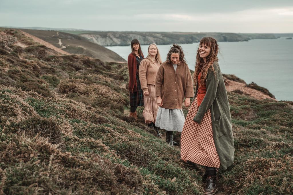 Aneth Album Tour - Anna Anise and her band