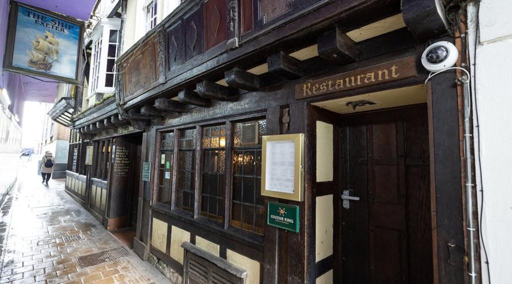 Meet the Committee and Pub Quiz Social