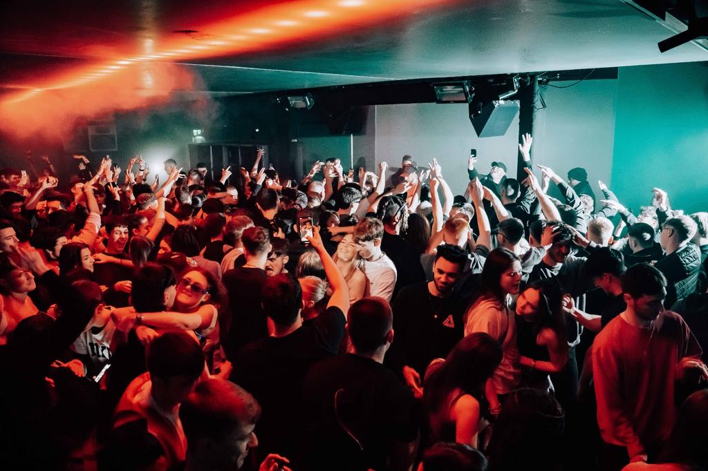 LAST FREE TICKETS + FREE DRINK – RNB, REGGAETON, POP – MALOKA CLUB
