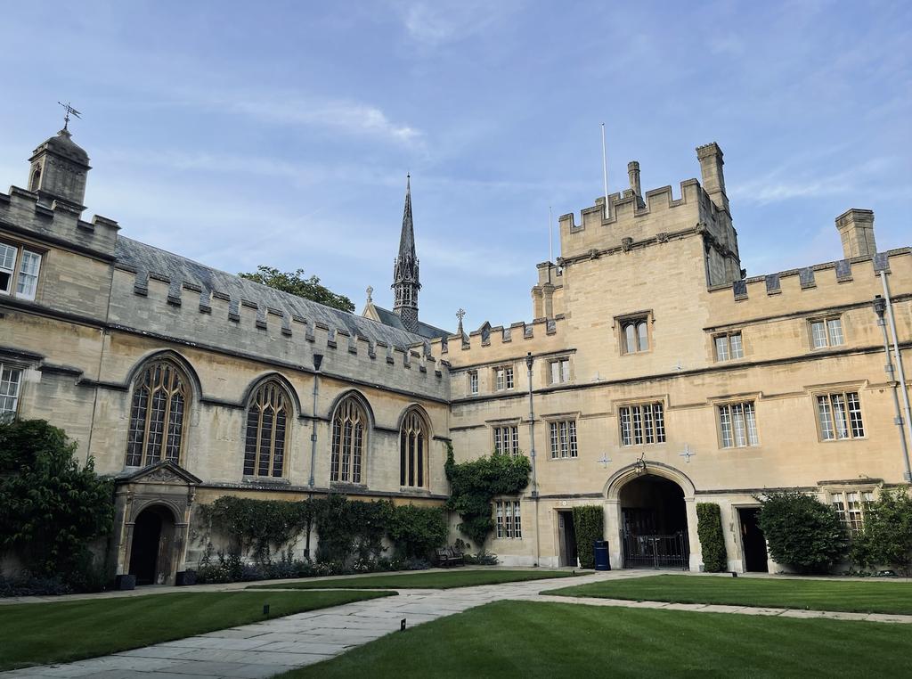 Calici by the College: Jesus College